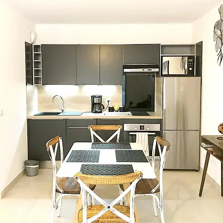 Apartment Appartement D'Une Chambre A Antibes A 550 M De La Plage Avec Vue Sur La Ville Terrasse Amenagee Et Wifi *